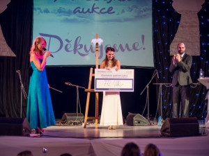 Při devátém ročníku Andělské aukce se podařilo vybrat téměř 800 tisíc korun!