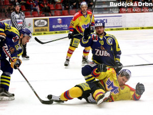 Tomáš Procházka zastavuje Luboše Roba