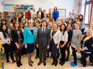 Andrew Schapiro na návštěvě Střední školy obchodní