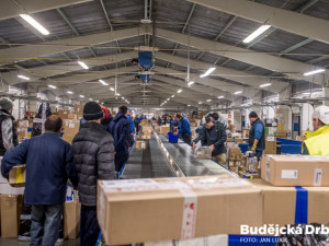 Předvánoční ruch v depu PPL