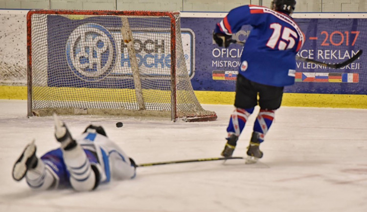Vánoční turnaj Jaroslava Pouzara o pohár Skupiny ČEZ