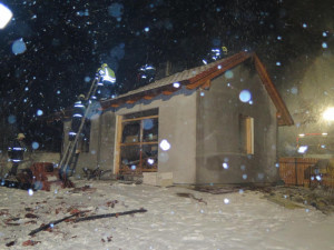 Požár chatky v Miroticích