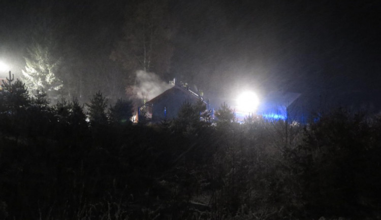 Požár chatky v Miroticích