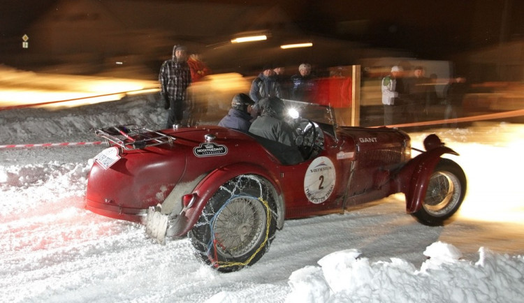 The Winter Trial 2013 ve Svatém Janu nad Malší. Na snímku Alvis Speed 25...