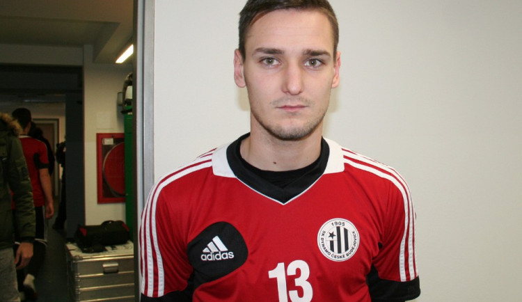 O místo v Dynamu usiluje Šimon Šmehýl, jenž hrával v Nitře s Adriánem Čermákem