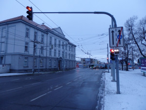 Frekventovaná křižovatka Husovky a O. Nedbala prošla úpravou semaforů. Zlepší se průjezdnost