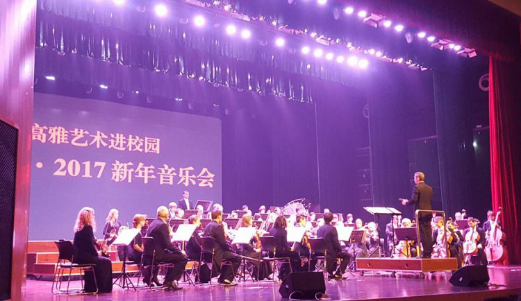 Jihočeská filharmonie nadchla v Číně Straussem