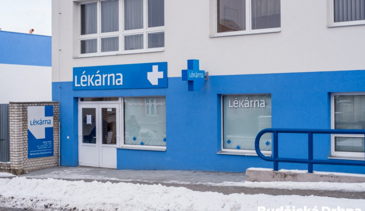 Českokrumlovská nemocnice otevřela ve Velešíně ve spolupráci s Jihostrojem novou lékárnu