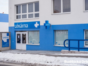 Českokrumlovská nemocnice otevřela ve Velešíně ve spolupráci s Jihostrojem novou lékárnu