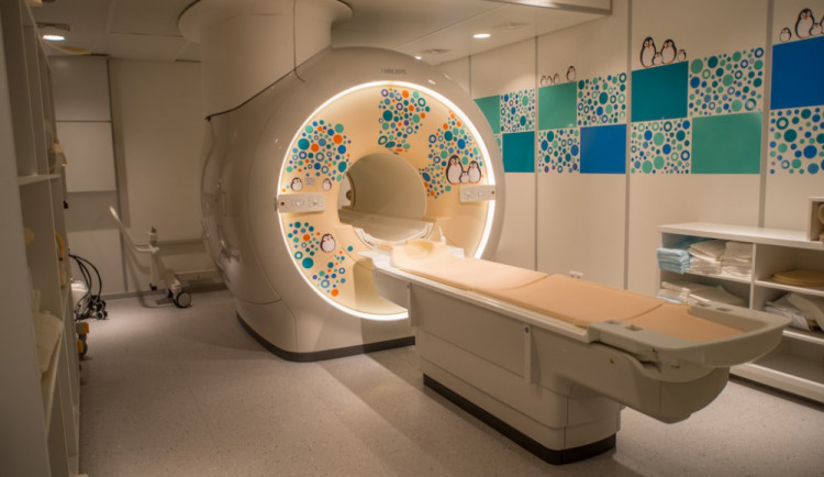 Magnetické rezonance a rentgeny dostaly polep s veselými motivy pro děti