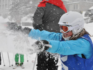 Dětská škola lyžování a snowboardingu pod vedením Jiřího Járy