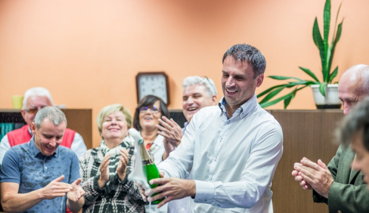 Jiří Zimola slaví úspěch v krajských volbách