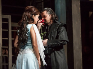 SOUTĚŽ: Verdiho Trubadúr nabízí silný milostný příběh