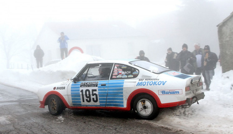 Porsche z Východu pilotované jednou z nejmladších posádek v nabitém startovním poli.