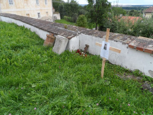 Nové kříže na hřbitově v Čakově připomínají padlé příslušníky Stráže obrany státu