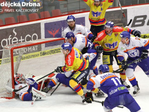 Po střele Čermáka z ostrého úhlu dorážel Rob, úspěšný ale nebyl