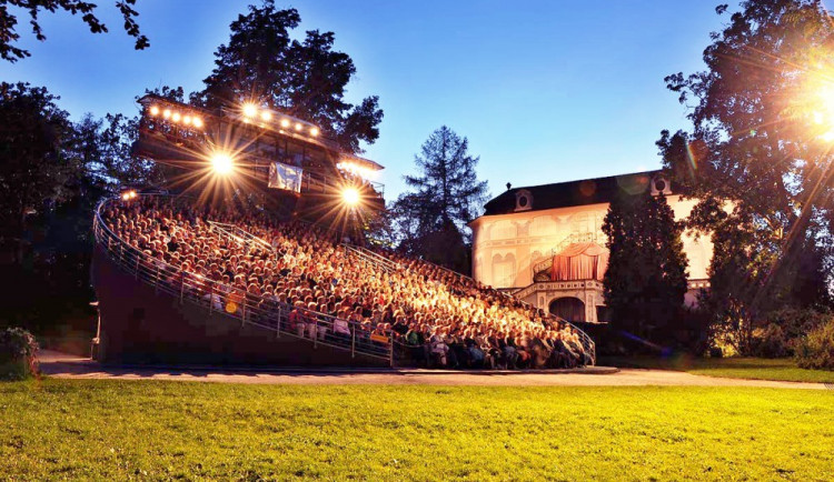 Otáčivé hlediště Český Krumlov.