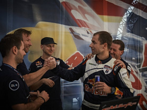 Martin Šonka poprvé vyhrál závod Red Bull Air Race