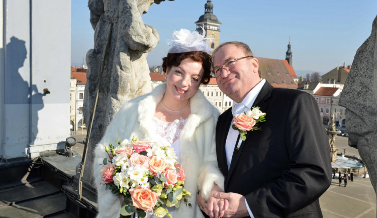 Novomanželé Štefan a Bronislava Holubjákových.