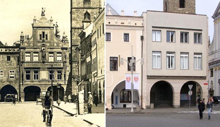 Vlevo na rohu náměstí stojí novorenesanční záložna z roku 1909, vpravo na stejném místě záložna z roku 1936.