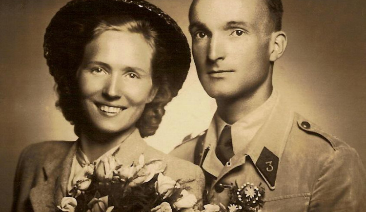 Svatební fotografie Francoise Gauvaina a Antonie Ševčíkové.