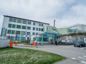 Jindřichohradecká nemocnice od středy ruší zákaz návštěv