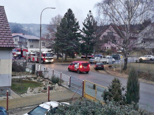 V Dobré Vodě hořela garáž. Požár za tři sta tisíc korun způsobila závada v elektroinstalaci