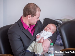 První letošní Jihočech  Vojtěch Liška s rodiči u hejtmana.