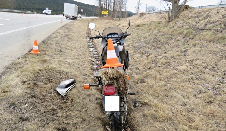 Dopravní nehoda u obce Strážný.