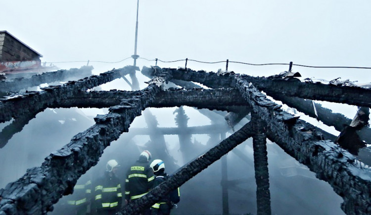 Požár v bývalých kasárnách v Táboře napáchal škodu za sto tisíc korun