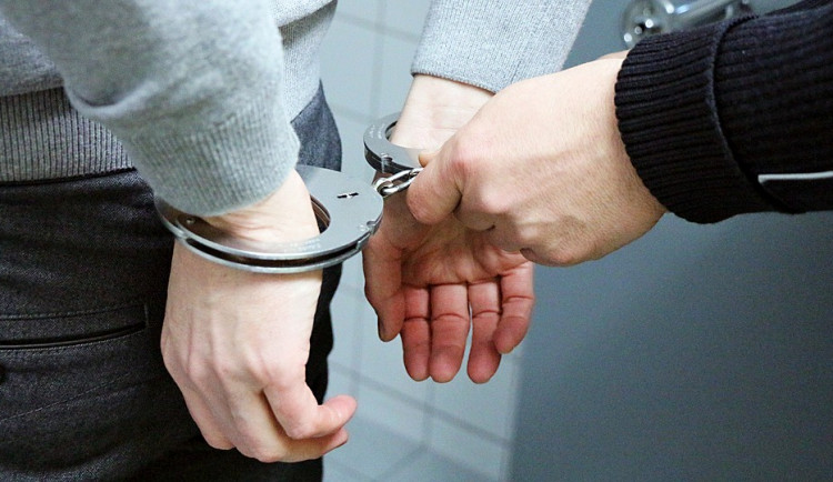 Policisté chytili zloděje, který v Budějcích vykrádal sklepy