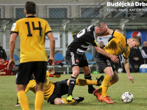 Ivo Táborský v souboji s Filipem Zorvanem