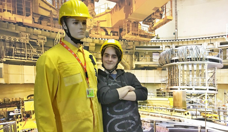 Spojený Denis Fana si zápozoval i s Karlem Uránkem v novém fotokoutku infocentra.