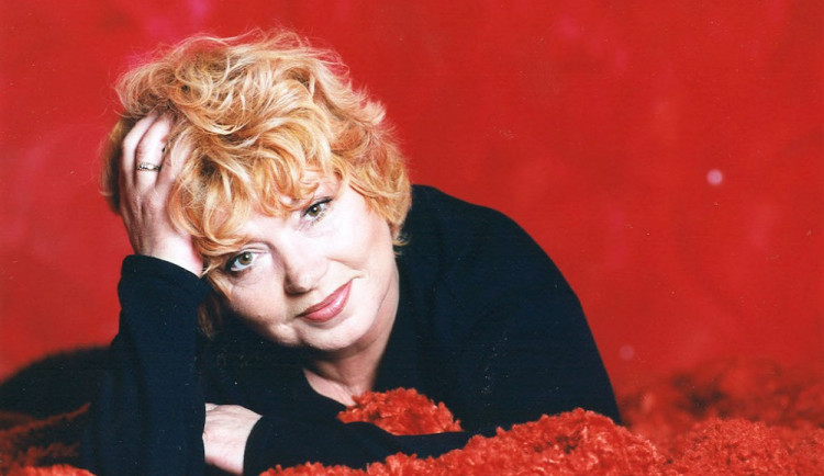 Ve věku 65 let zemřela zpěvačka Věra Špinarová