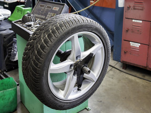 Je tu čas přezouvání pneumatik. Víte, jak je správně skladovat a kdy obout letní?