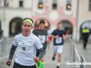 FOTO: Pro účast ve finále Juniorského maratonu si doběhli gymnazisté z Vimperku