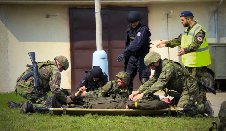 Vojáci ze Strakonic učili slovenské kolegy i policejní specialisty