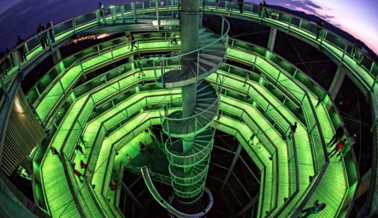 Stezka korunami stromů