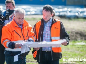 Zahájení stavby propojení dvou největších sídlišť v Českých Budějovicích, Máje a Vltavy.