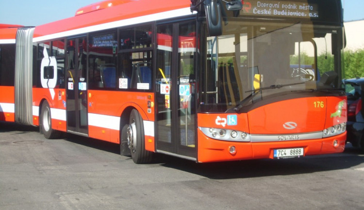 Dopravní podnik města České Budějovice přichystal připomínku Velikonoc.