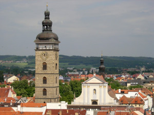 České Budějovice objektivem Milana Bindera a perem Martina Maršíka: Když Bílá na Černou kouká…