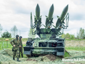 Čtyři dny cvičily dvě stovky vojáků, policistů a specialistů společnosti ČEZ ochranu Jaderné elektrárny Temelín proti teroristickému útoku.