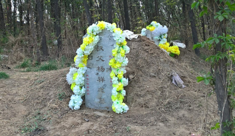 STŘÍPKY Z PEKINGU: Svátky vymetání hrobů