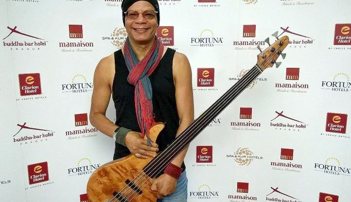 Fernando Saunders vystoupí v budějckém River Music Clubu
