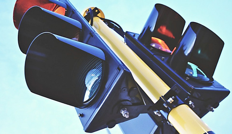 Na dvou budějckých křižovatkách nebudou řídit provoz semafory. Ale jen dočasně