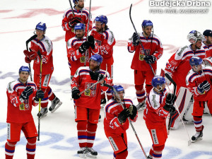 Děkovačka české reprezentace po vítězném utkání s Finskem