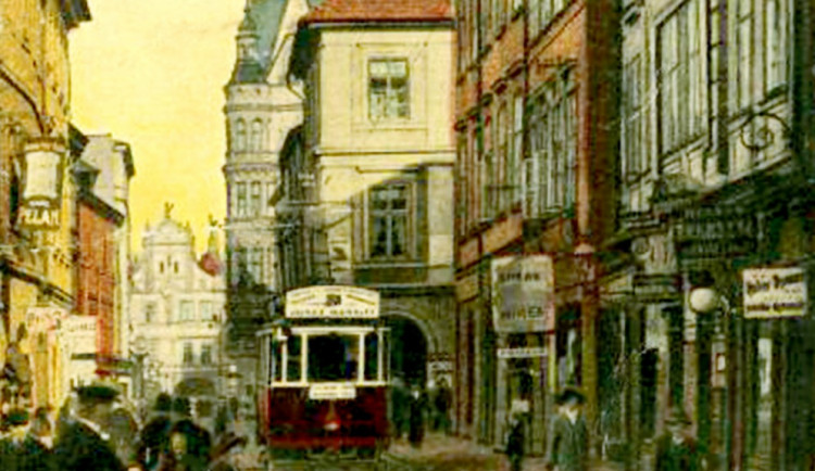 Divadelní ulice (dnes ulice Dr. Stejskala) v roce 1911 v záběru směrem k náměstí.