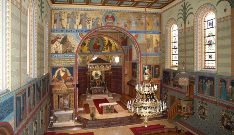 Kostel Panny Marie Růžencové