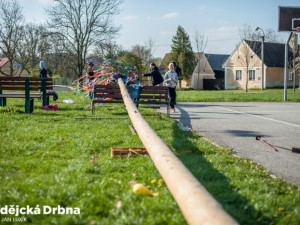 Třebínská májka je opravdu vysoká