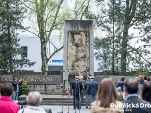 Uctění památky konce druhé světové války na hřbitově svaté Otýlie v Českých Budějovicích.